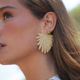 Pendiente abanicos beige